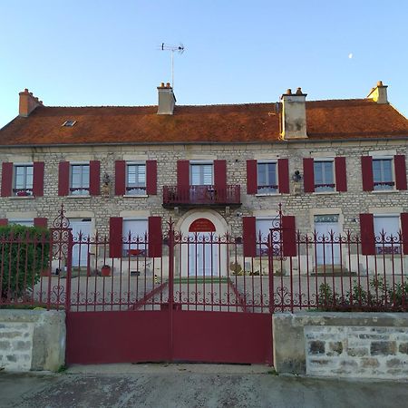 La Residence Du Canal De Bourgogne Montbard Exterior photo