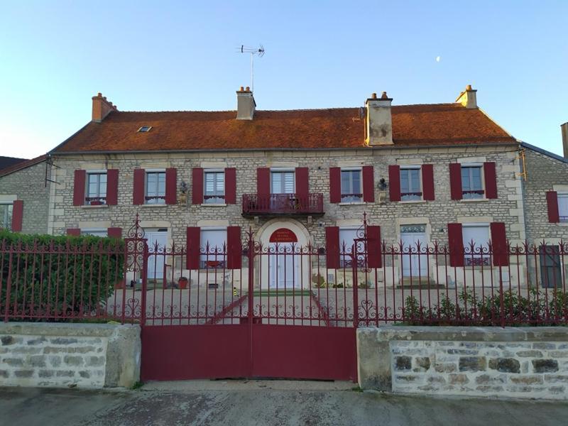 La Residence Du Canal De Bourgogne Montbard Exterior photo