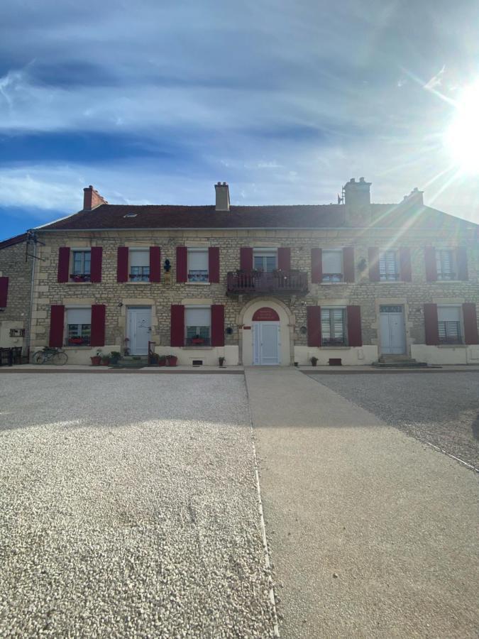 La Residence Du Canal De Bourgogne Montbard Exterior photo